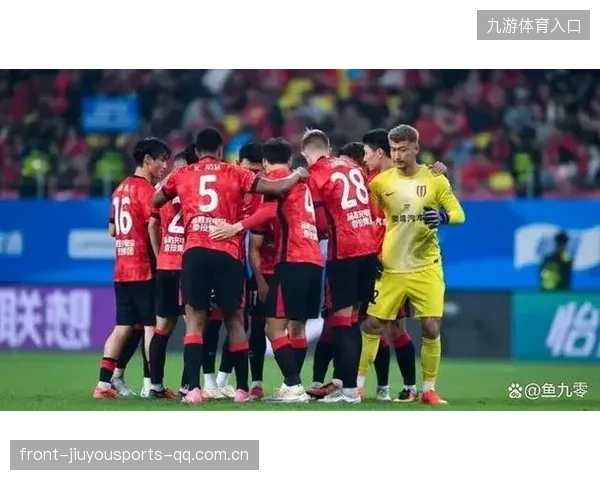 强势夺冠！0比1不敌津门虎无缘提前夺冠——中国足球的逆袭与坚持